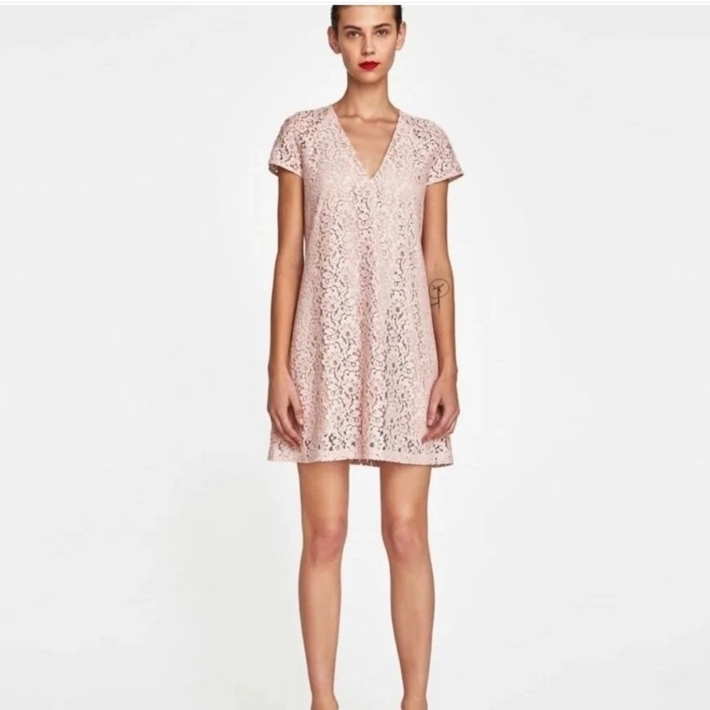 Zara Women’s Soft Pink Lace V-neck Mini Dress in Size Small